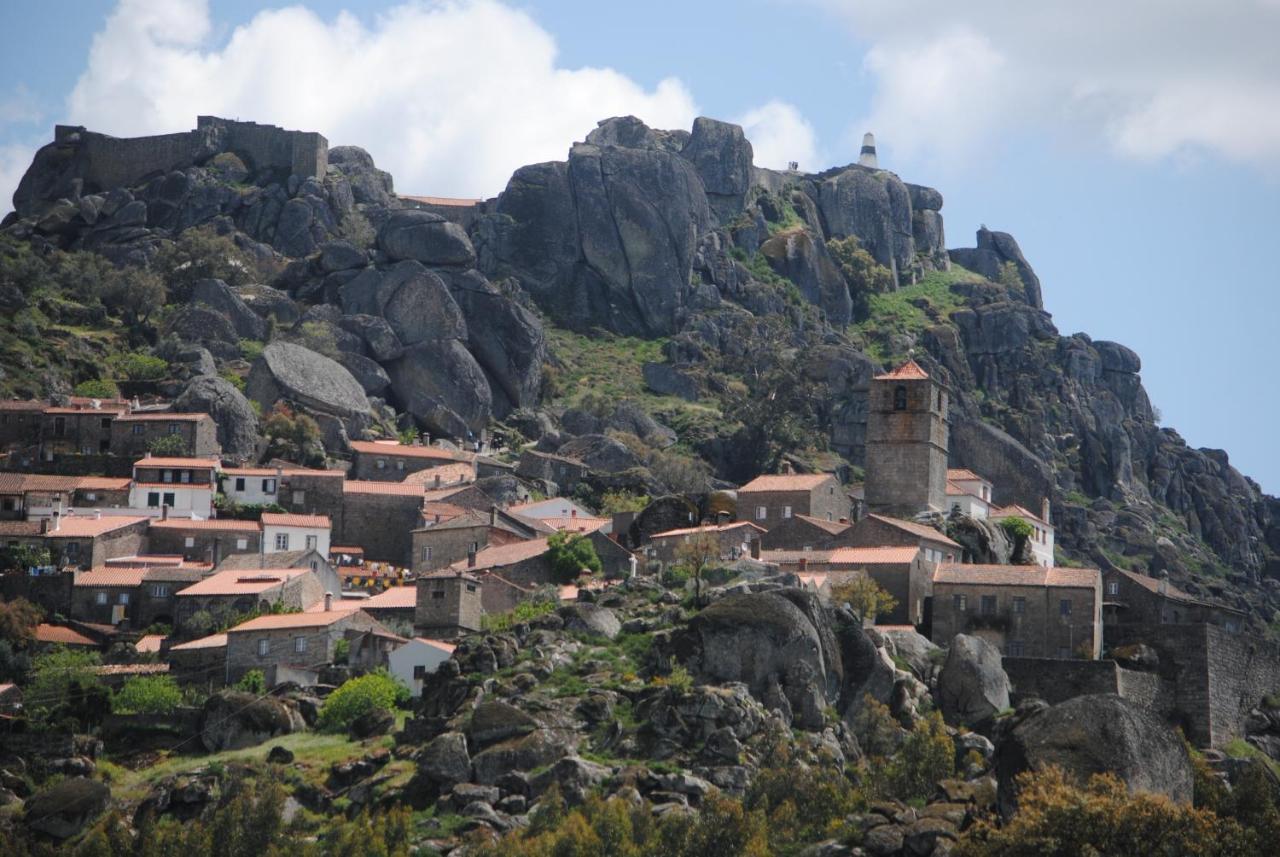 Moradia Familia Escoto Villa Монсанту Екстериор снимка